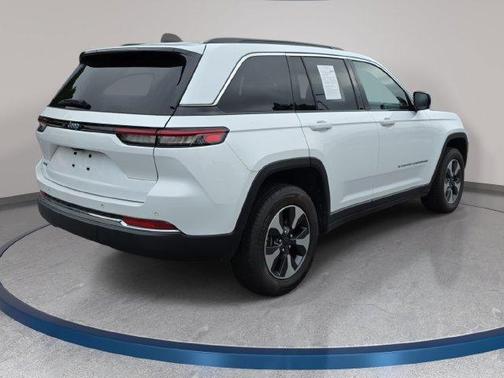 Bright White Clearcoat 2024 Jeep Grand Cherokee 4xe Base