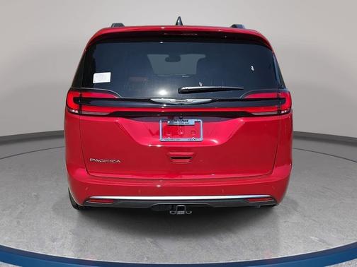 Red Hot Pearlcoat 2026 Chrysler Pacifica L