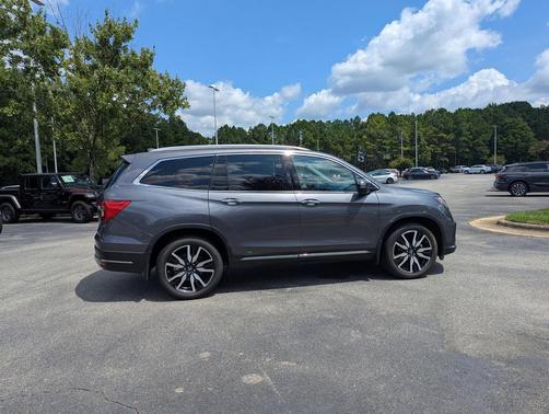 2022 Honda Pilot Touring 8-Passenger