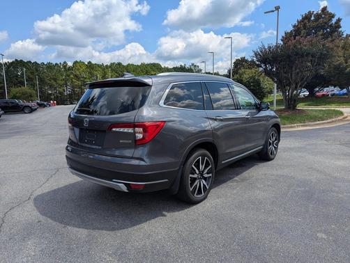 2022 Honda Pilot Touring 8-Passenger