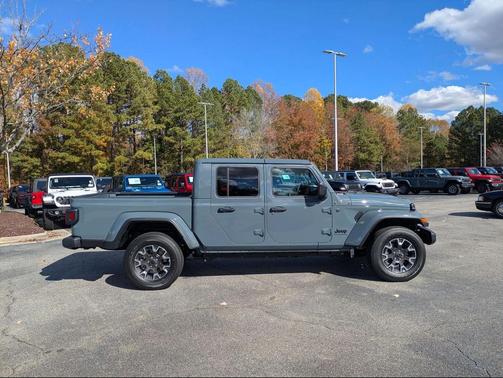 2025 Jeep Gladiator Sport S