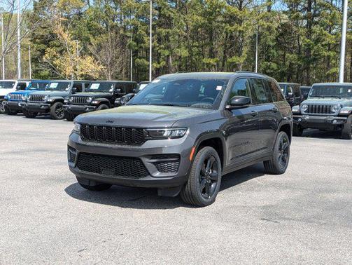 2025 Jeep Grand Cherokee Altitude
