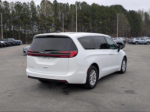 2026 Chrysler Pacifica L