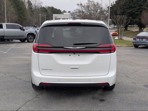 2026 Chrysler Pacifica L