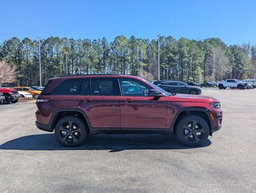 2025 Jeep Grand Cherokee Altitude