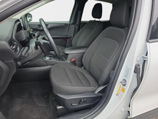 Oxford White 2024 Ford Escape Active