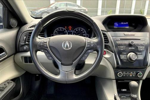 2017 Acura ILX Base (A8)