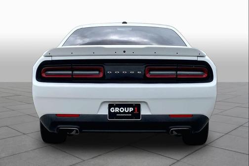 White Knuckle Clearcoat 2018 Dodge Challenger SXT