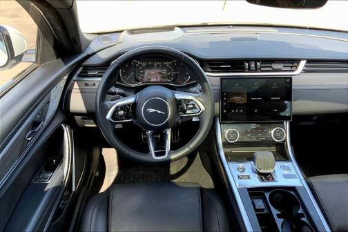 2023 Jaguar XF SE