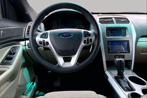 Tuxedo Black Metallic 2014 Ford Explorer Base