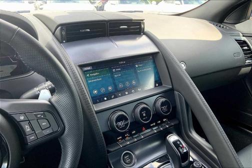 2022 Jaguar F-TYPE R