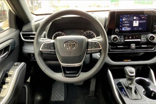 2024 Toyota Highlander XSE