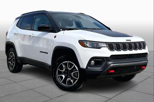 Bright White Clearcoat 2025 Jeep Compass Trailhawk