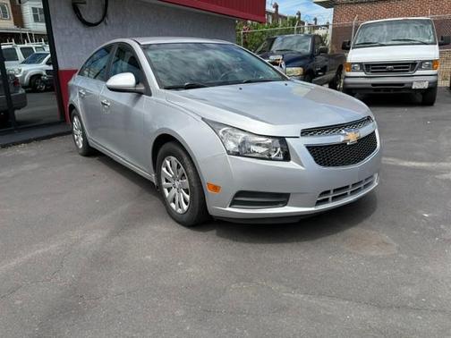 Silver Ice Metallic 2011 Chevrolet Cruze LT