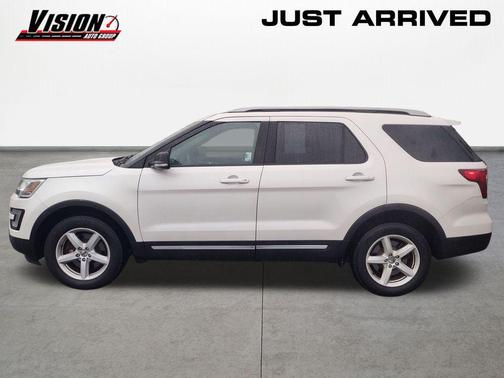 White Platinum 2017 Ford Explorer XLT