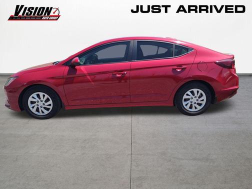 Scarlet Red 2019 Hyundai ELANTRA SE