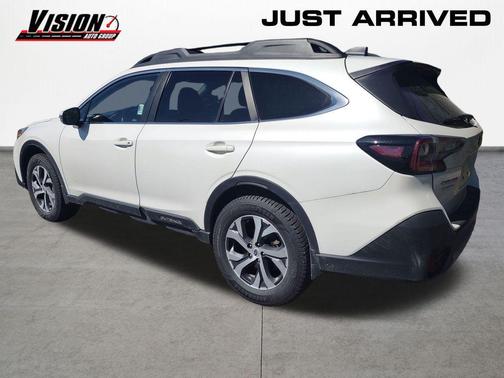 Crystal White Pearl 2022 Subaru Outback Limited
