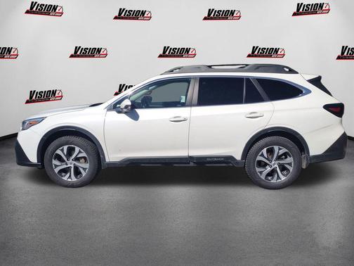 Crystal White Pearl 2022 Subaru Outback Limited