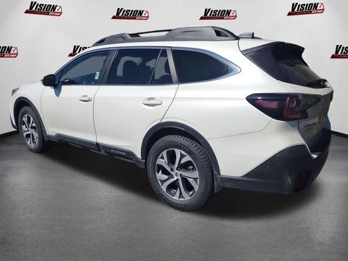 Crystal White Pearl 2022 Subaru Outback Limited