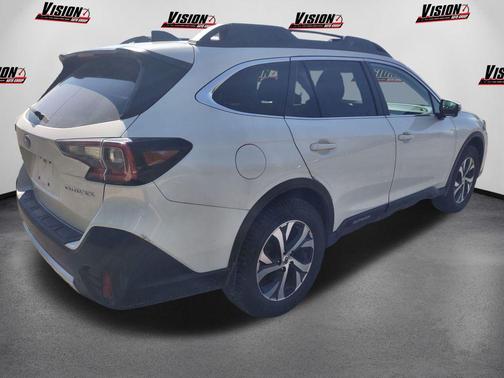 Crystal White Pearl 2022 Subaru Outback Limited