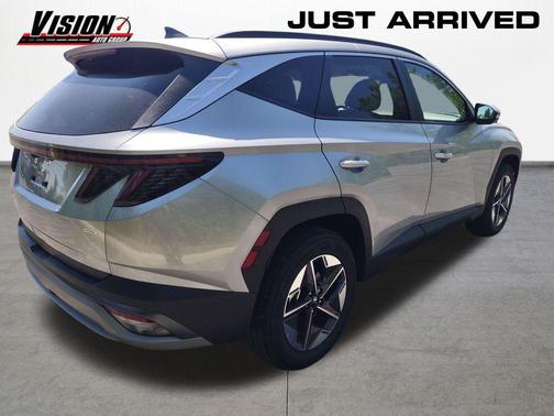 Shimmering Silver 2025 Hyundai TUCSON SEL Convenience