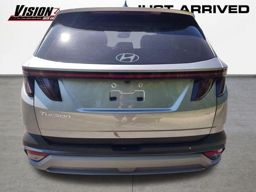 Shimmering Silver 2025 Hyundai TUCSON SEL Convenience