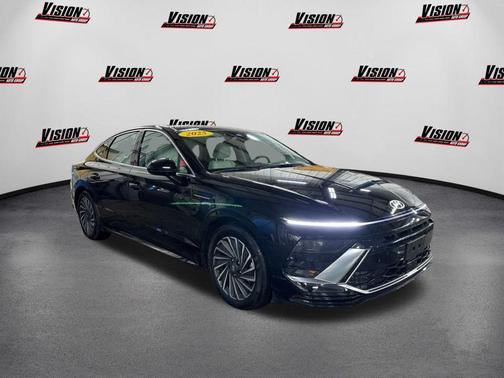 2025 Hyundai SONATA Hybrid SE
