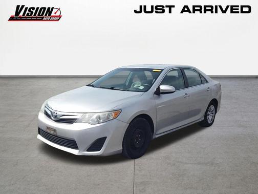 Classic Silver Metallic 2014 Toyota Camry LE