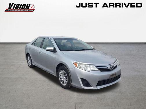 Classic Silver Metallic 2014 Toyota Camry LE