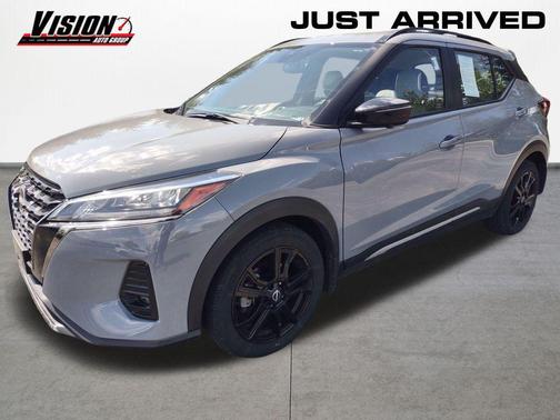 Boulder Gray Pearl 2024 Nissan Kicks SR