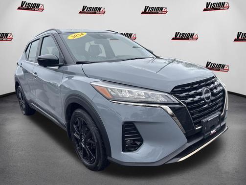 Boulder Gray Pearl 2024 Nissan Kicks SR