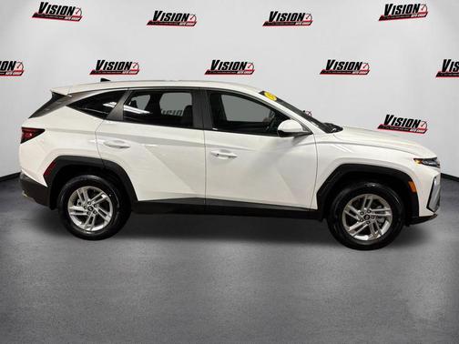 Serenity White Pearl 2025 Hyundai TUCSON SE