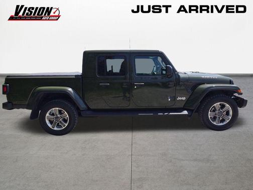 Sarge Green Clearcoat 2023 Jeep Gladiator Overland