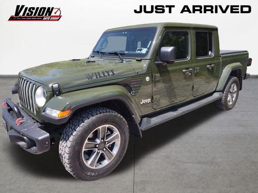 Sarge Green Clearcoat 2023 Jeep Gladiator Overland