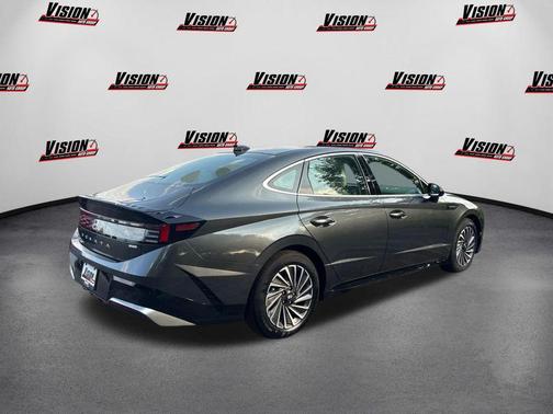 2025 Hyundai SONATA Hybrid SE