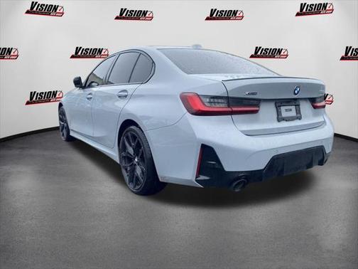 2025 BMW 330 i xDrive