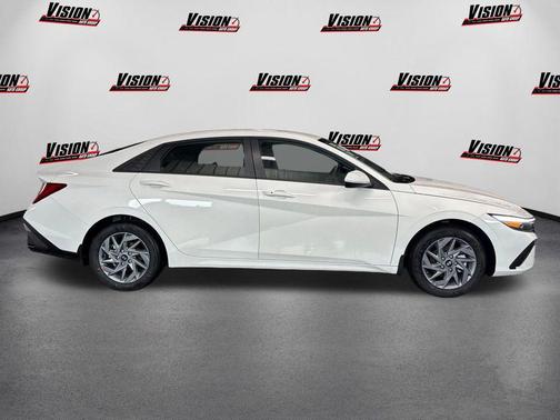 2026 Hyundai ELANTRA HEV Blue