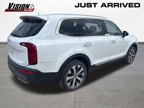 Glacial White Pearl 2022 Kia Telluride S