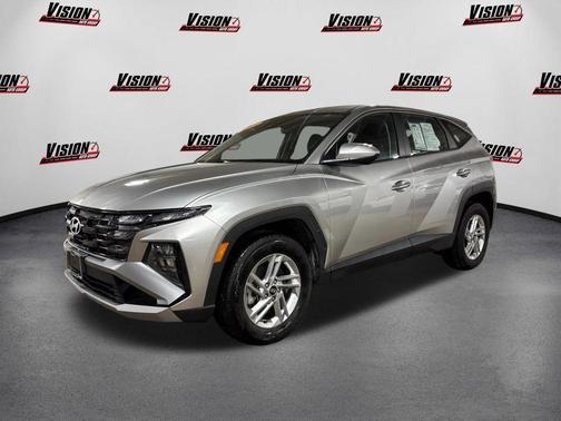 Shimmering Silver 2025 Hyundai TUCSON SE