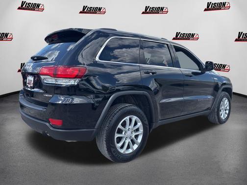 Diamond Black Crystal Pearlcoat 2021 Jeep Grand Cherokee Laredo