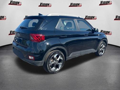 2022 Hyundai VENUE SEL