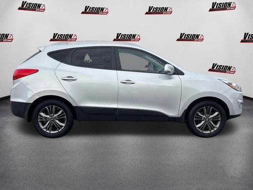 Diamond Silver 2014 Hyundai TUCSON SE
