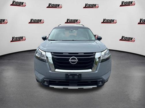 2022 Nissan Pathfinder SL 4WD