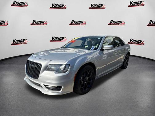 2022 Chrysler 300 Touring