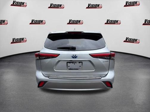 2023 Toyota Highlander Hybrid Platinum