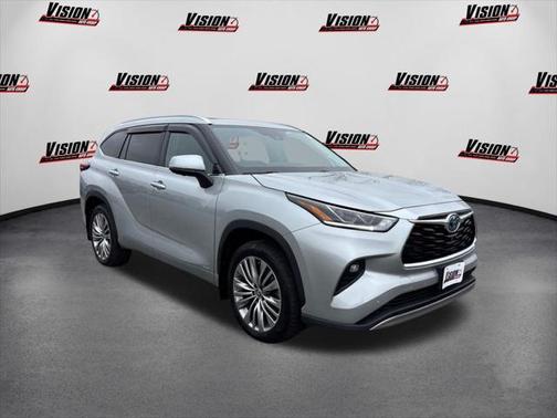 2023 Toyota Highlander Hybrid Platinum