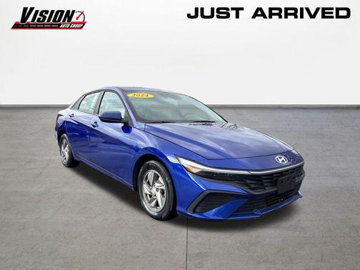 2024 Hyundai ELANTRA SE