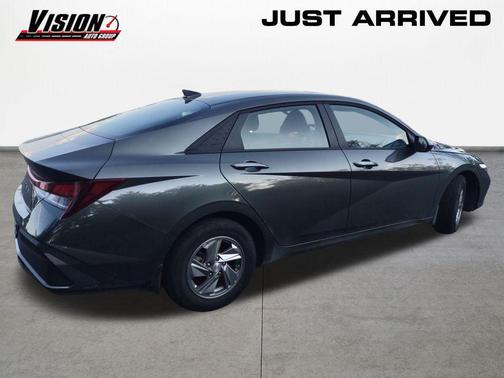 Amazon Gray 2026 Hyundai ELANTRA SE