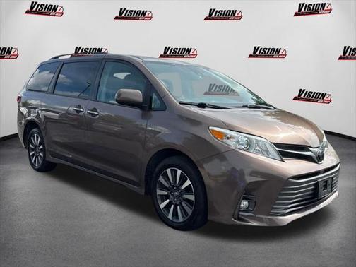 2019 Toyota Sienna XLE