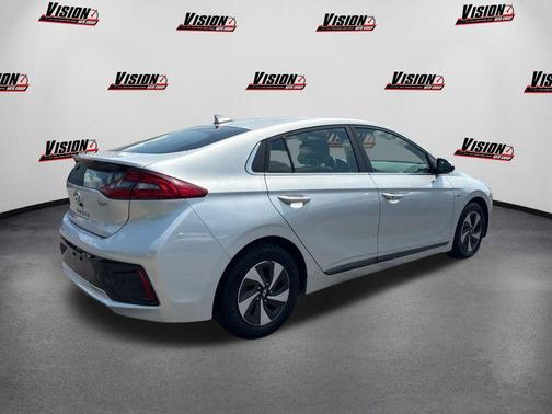 2017 Hyundai IONIQ Hybrid SEL